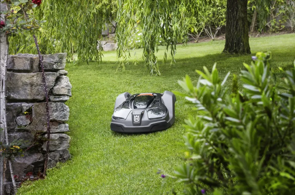 husqvarna-450x-robotic-lawnmower