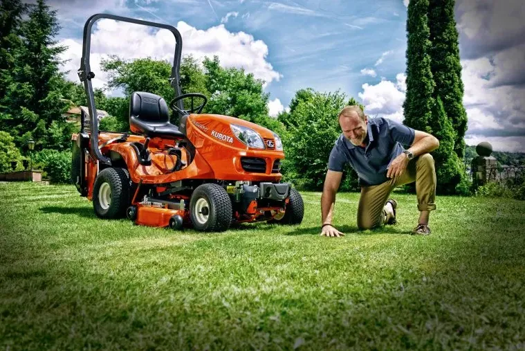 Kubota GR1600-II Ride-On Lawnmower