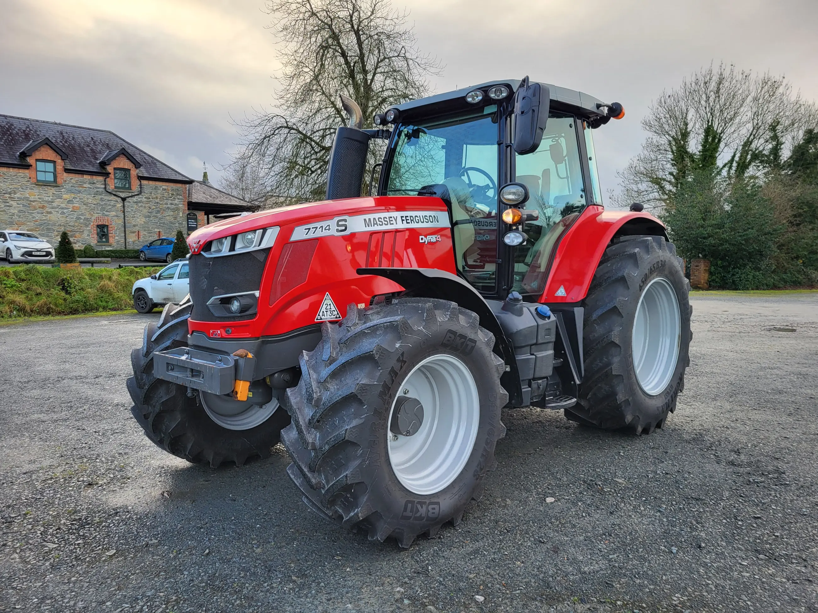 Massey Ferguson 7714S