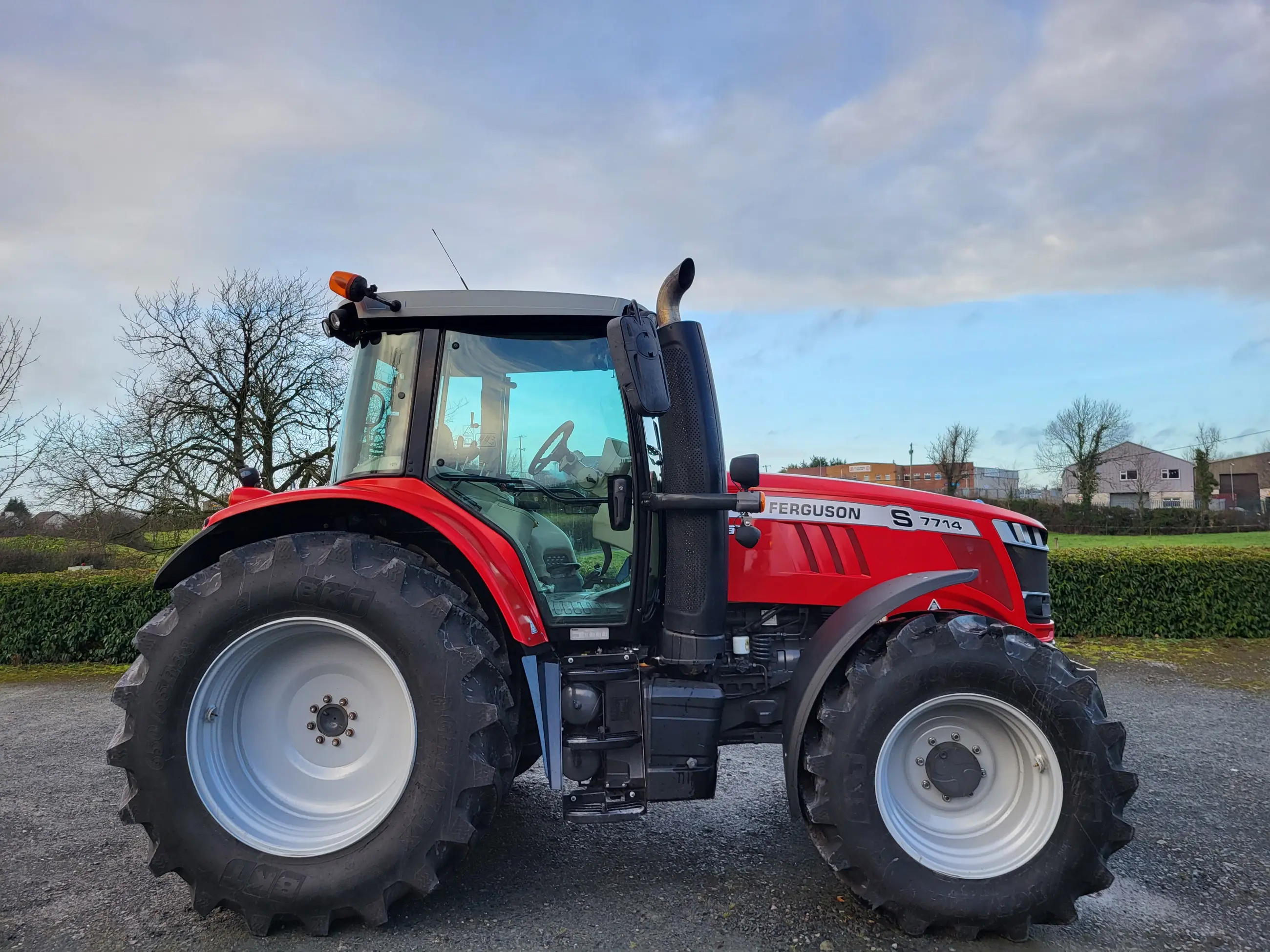 Massey Ferguson 7714S