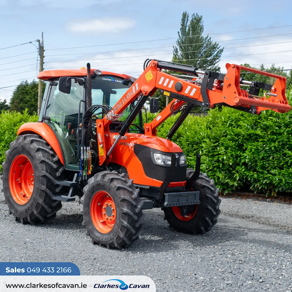 Kubota M6040 Loader