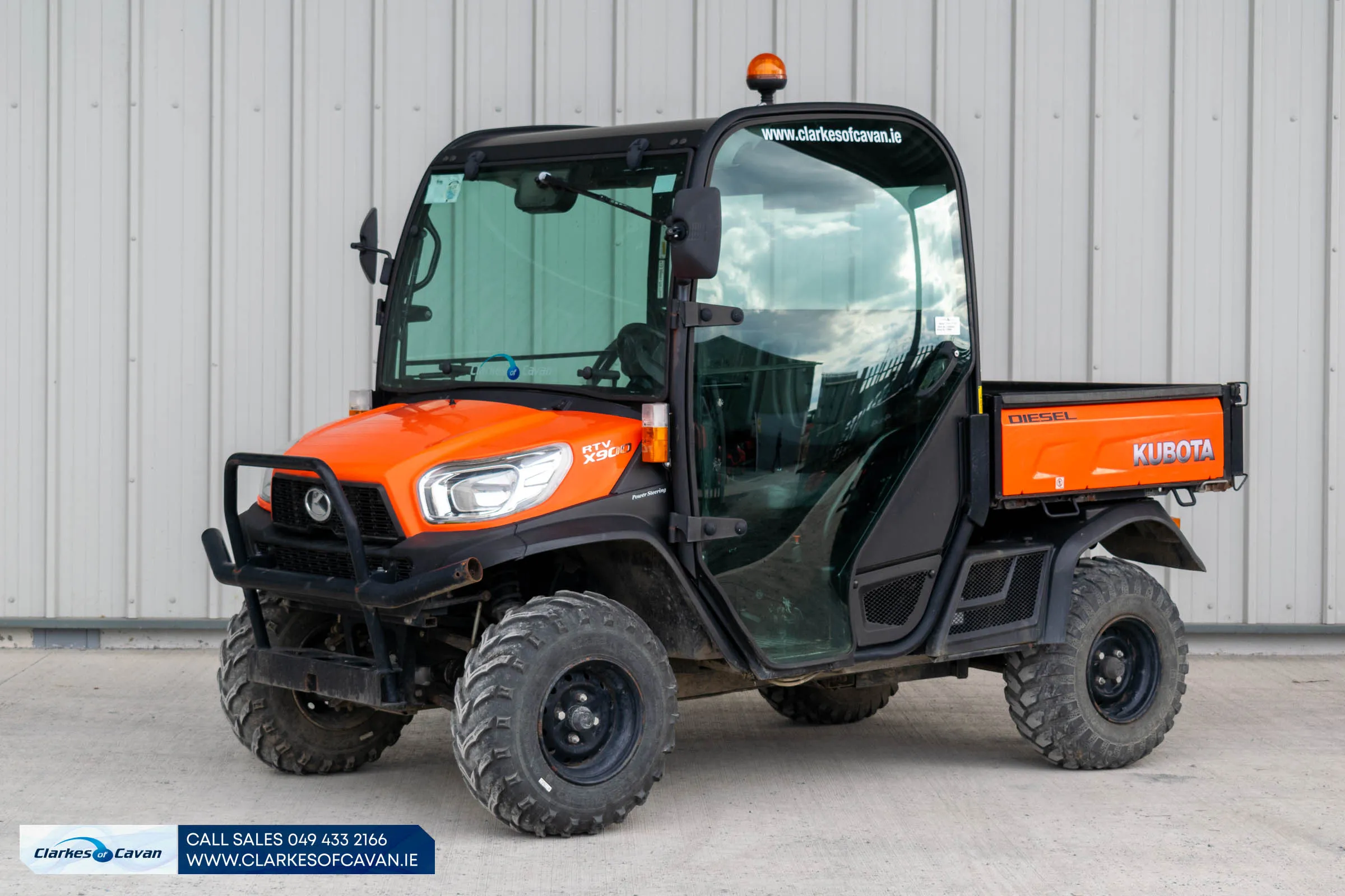 Kubota RTV X900 Orange