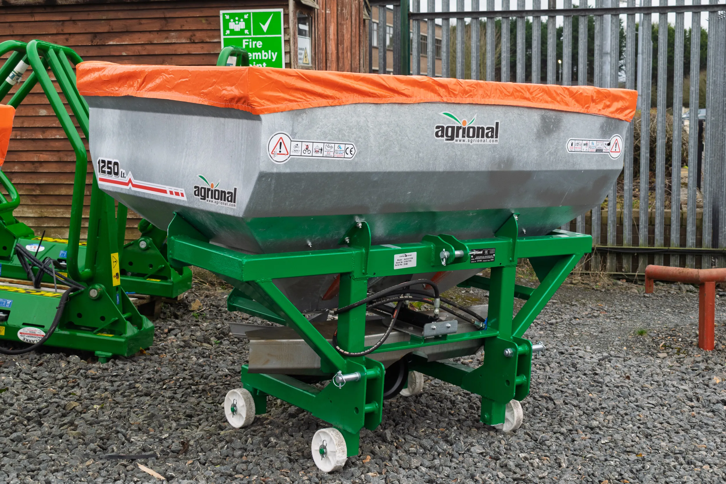 Agrional AG-CAV 1250L Fertiliser Spreader Twin Disc