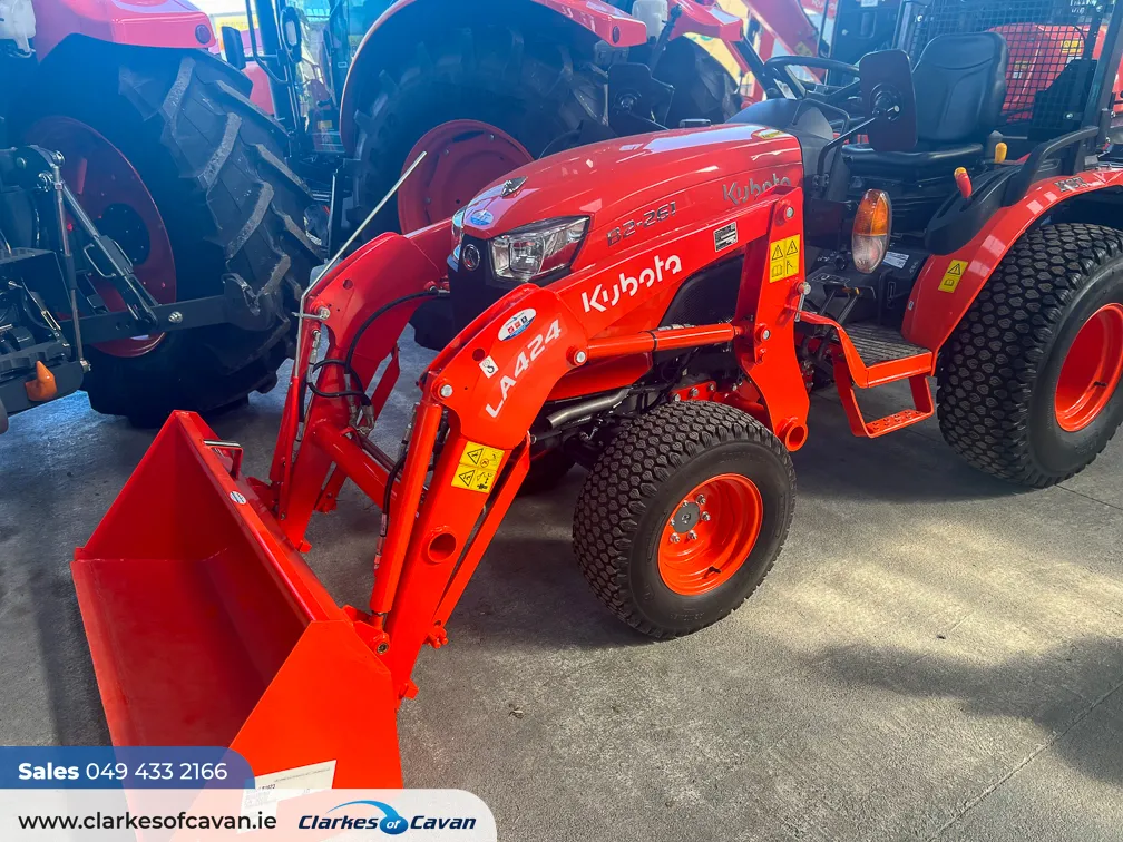 Kubota LA424 Front Loader