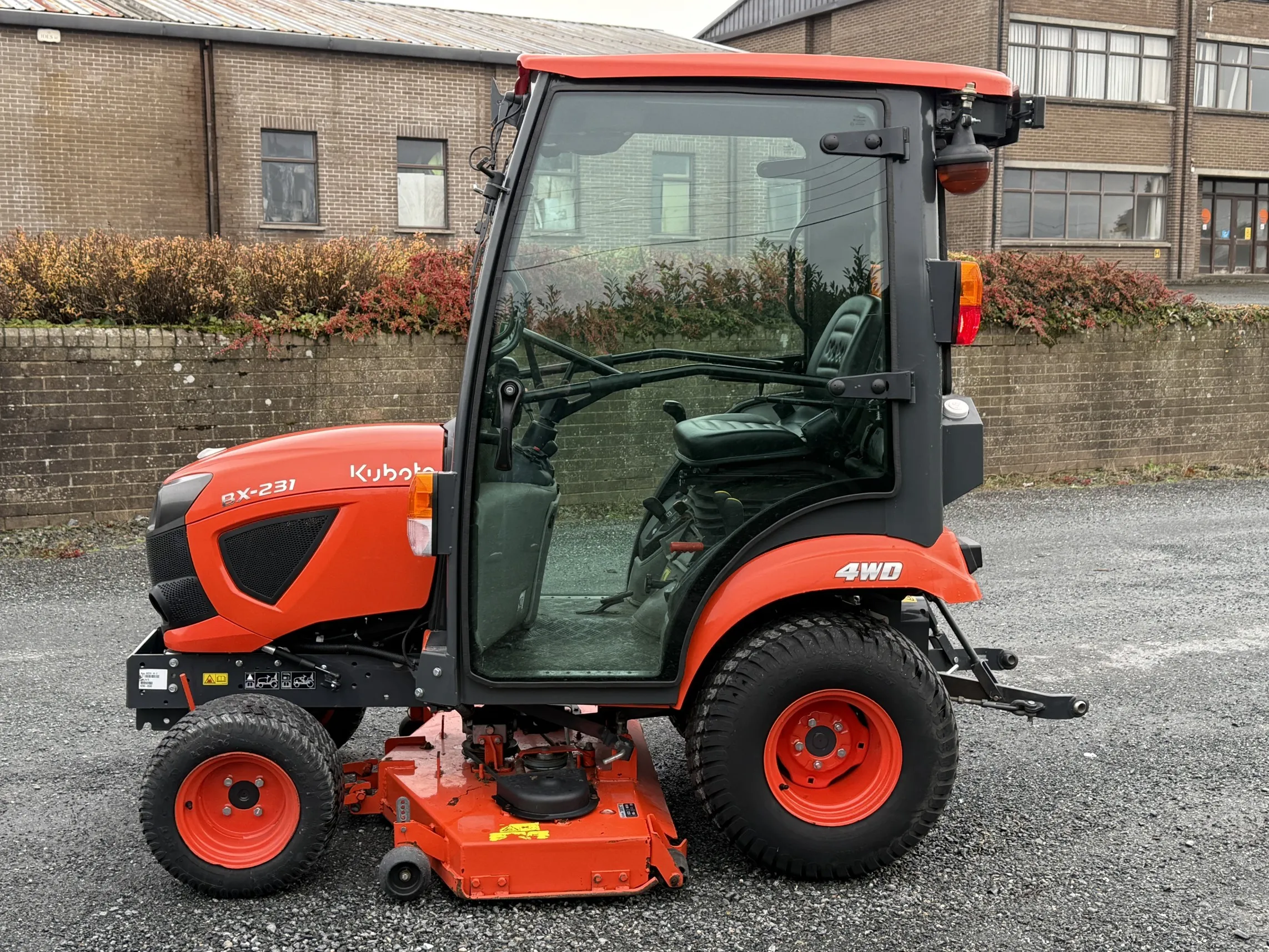 Kubota BX-231 Cab