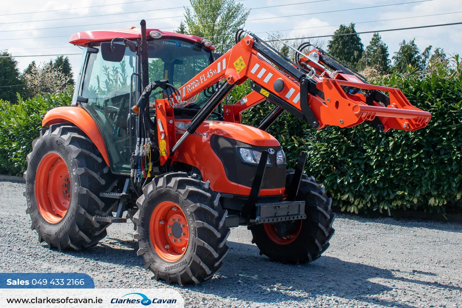 Kubota M7040 with Loader