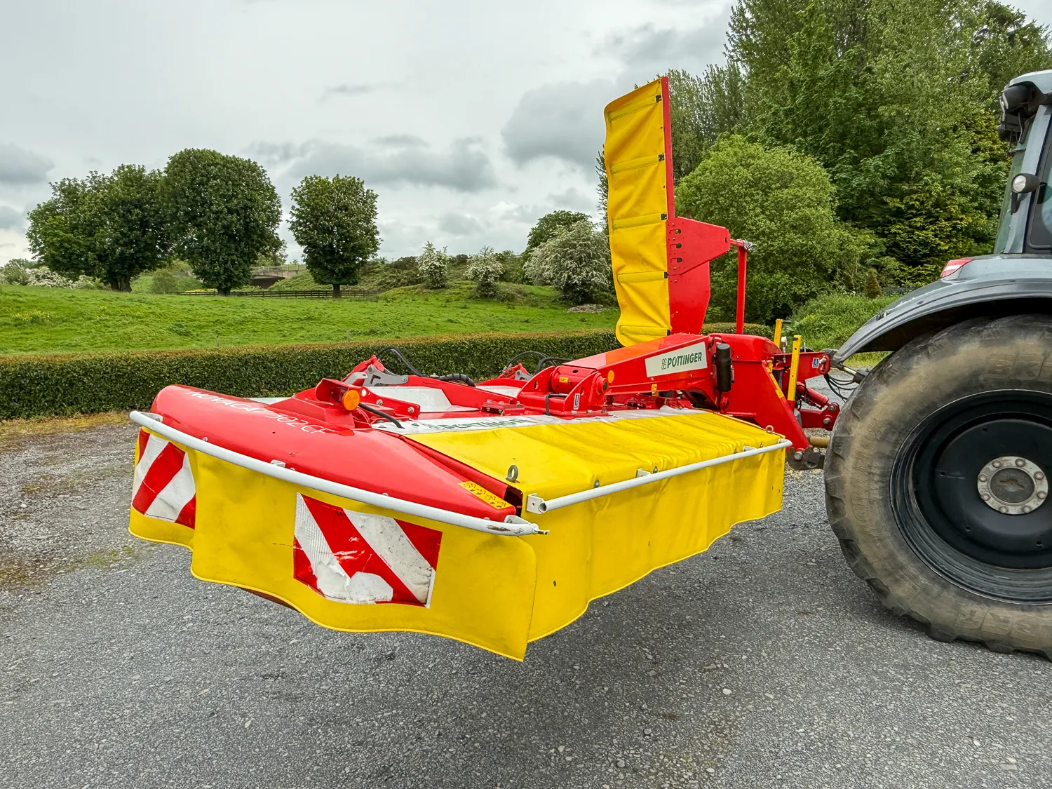 Pottinger Novacat 301 Alpha Motion Pro Front Mower + Novacat 302CF Rear Mower