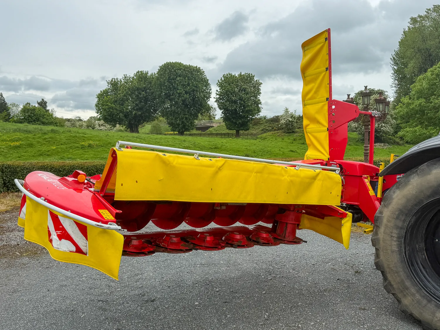 Pottinger Novacat 301 Alpha Motion Pro Front Mower + Novacat 302CF Rear Mower