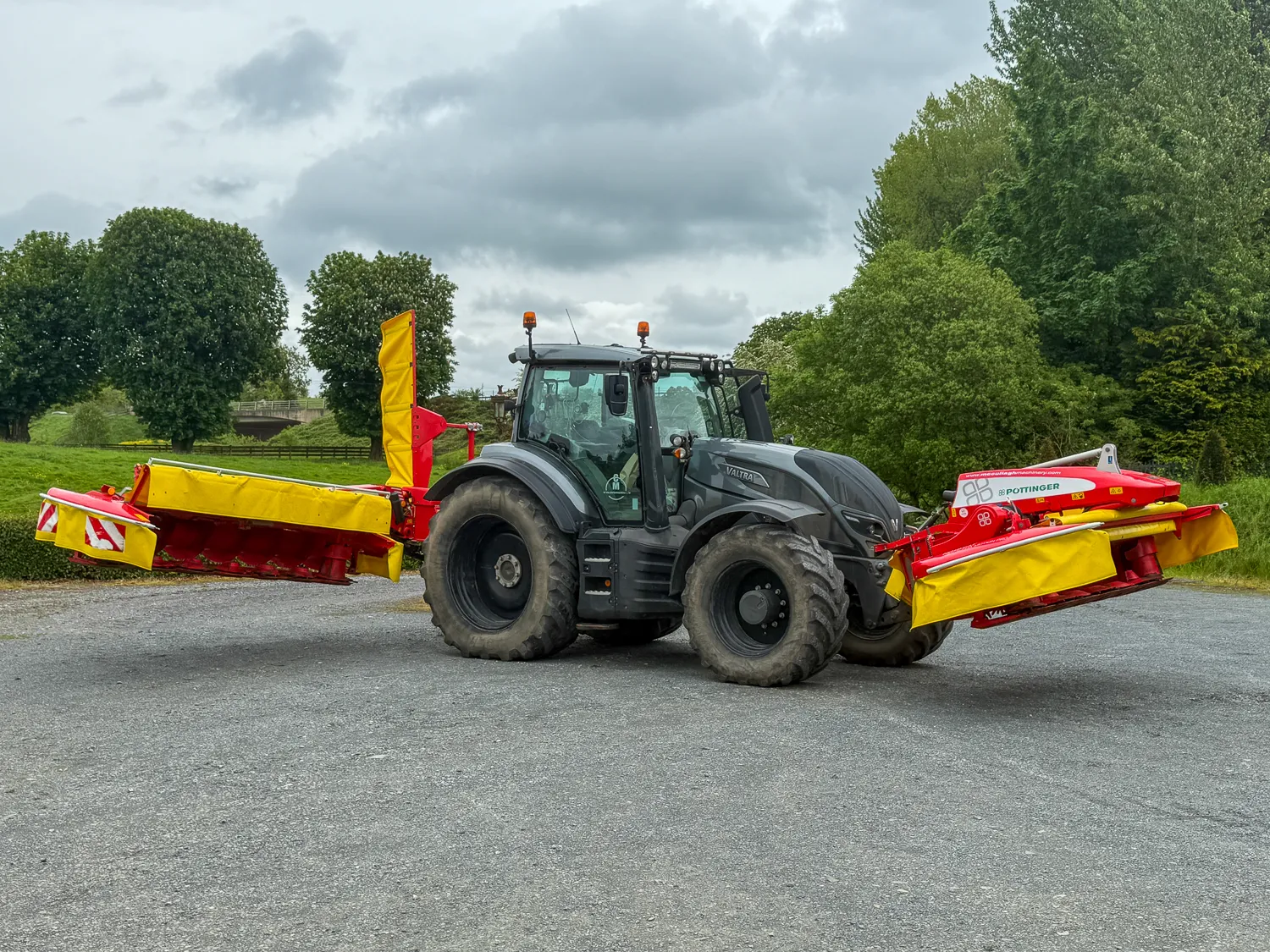 Pottinger Novacat 301 Alpha Motion Pro Front Mower + Novacat 302CF Rear Mower