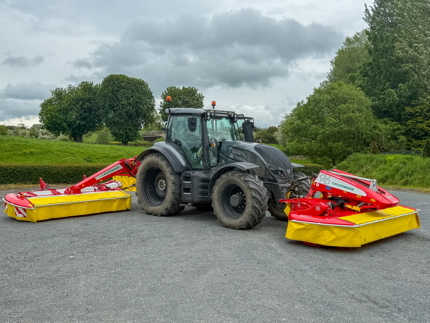Pottinger Novacat 301 Alpha Motion Pro Front Mower + Novacat 302CF Rear Mower
