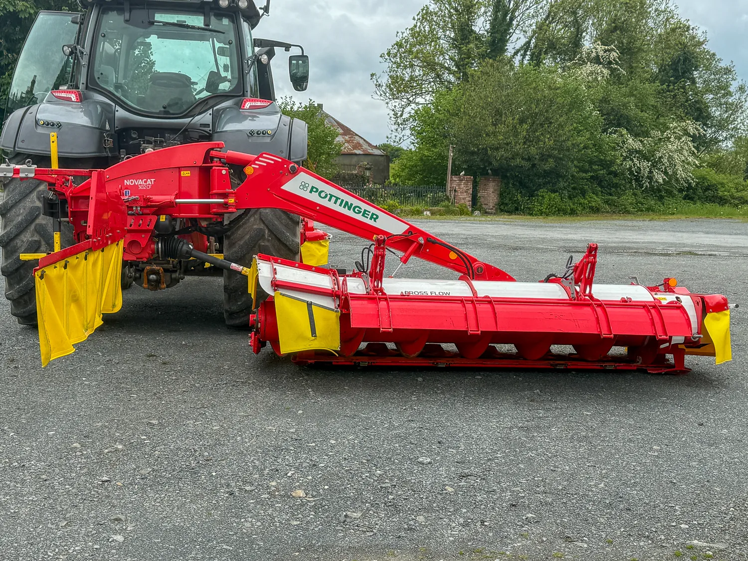 Pottinger Novacat 301 Alpha Motion Pro Front Mower + Novacat 302CF Rear Mower