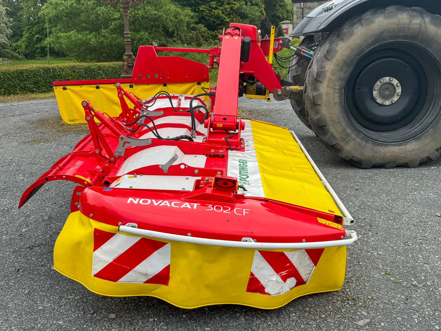Pottinger Novacat 301 Alpha Motion Pro Front Mower + Novacat 302CF Rear Mower