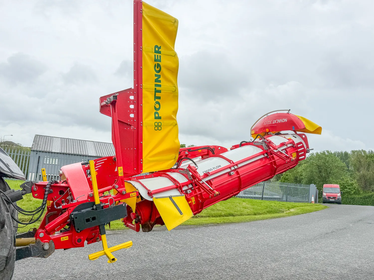 Pottinger Novacat 301 Alpha Motion Pro Front Mower + Novacat 302CF Rear Mower