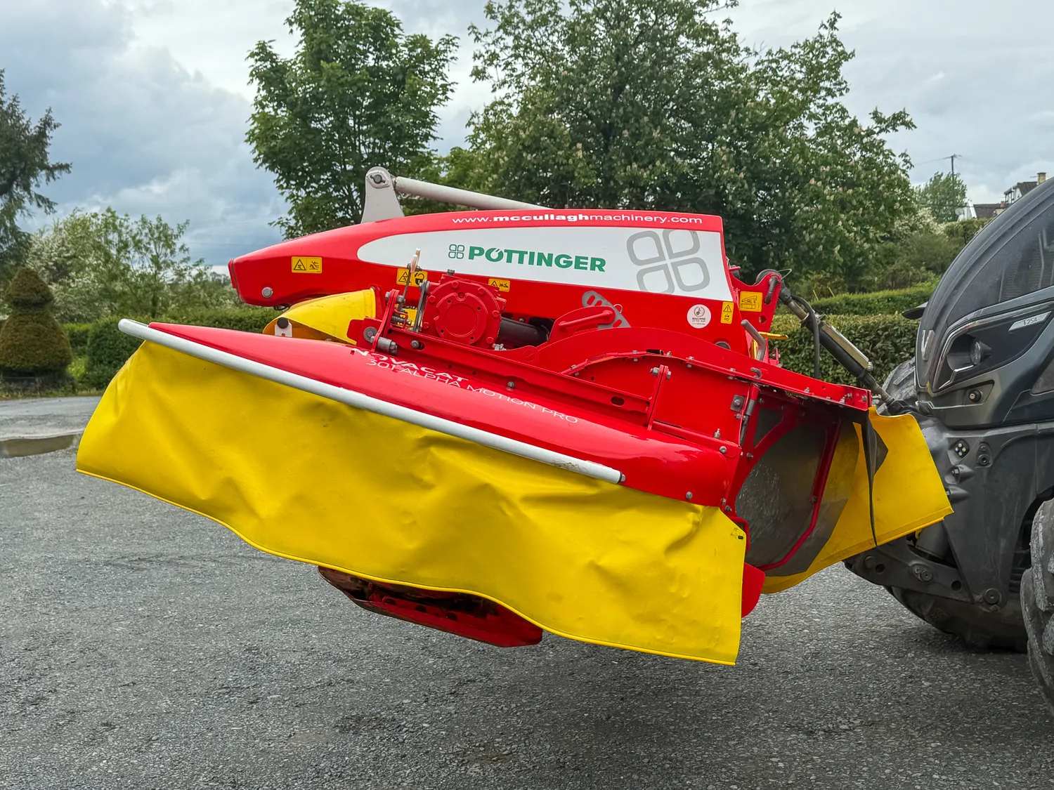 Pottinger Novacat 301 Alpha Motion Pro Front Mower + Novacat 302CF Rear Mower
