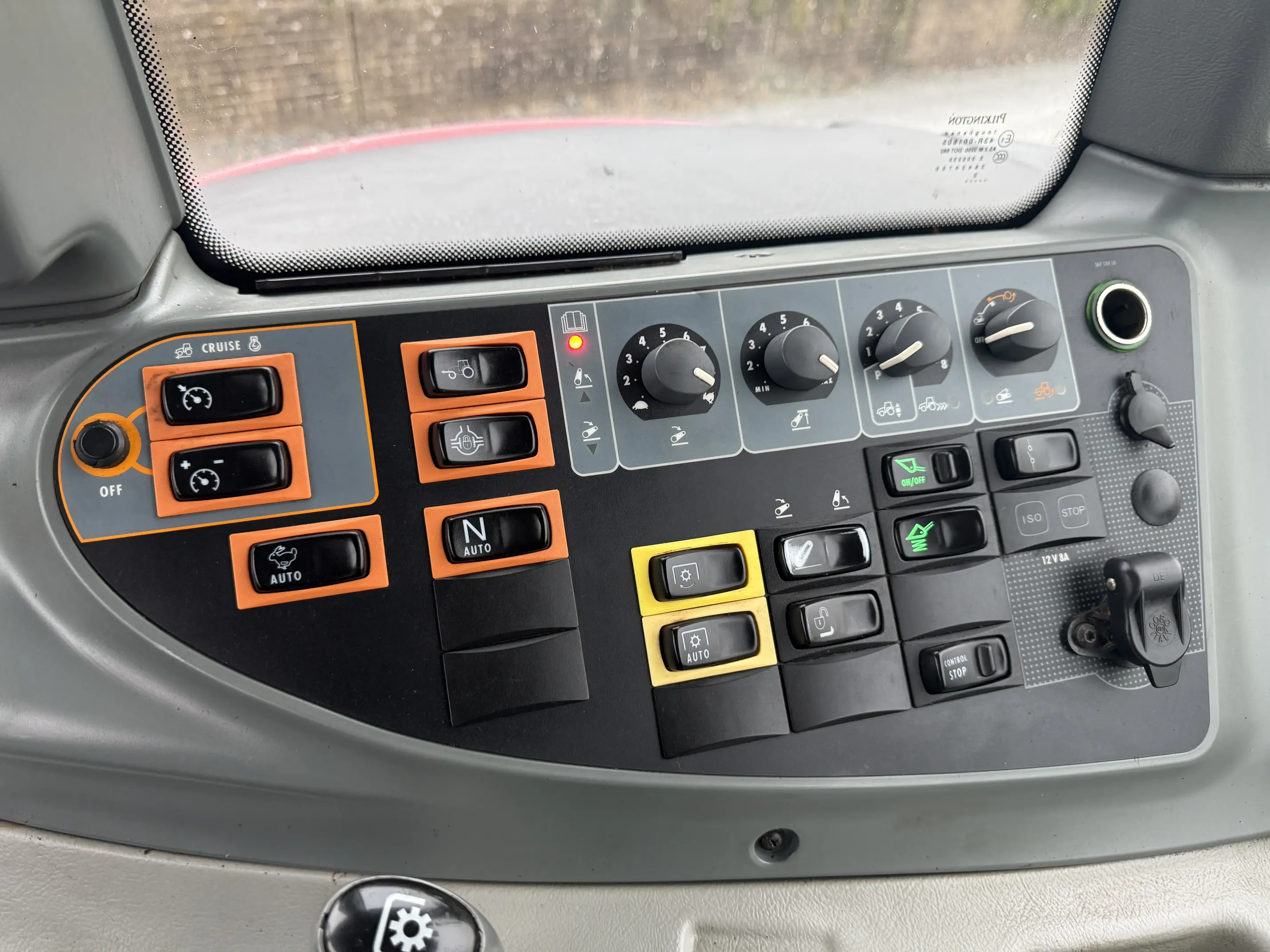 Valtra N103 HiTech 5 with Loader