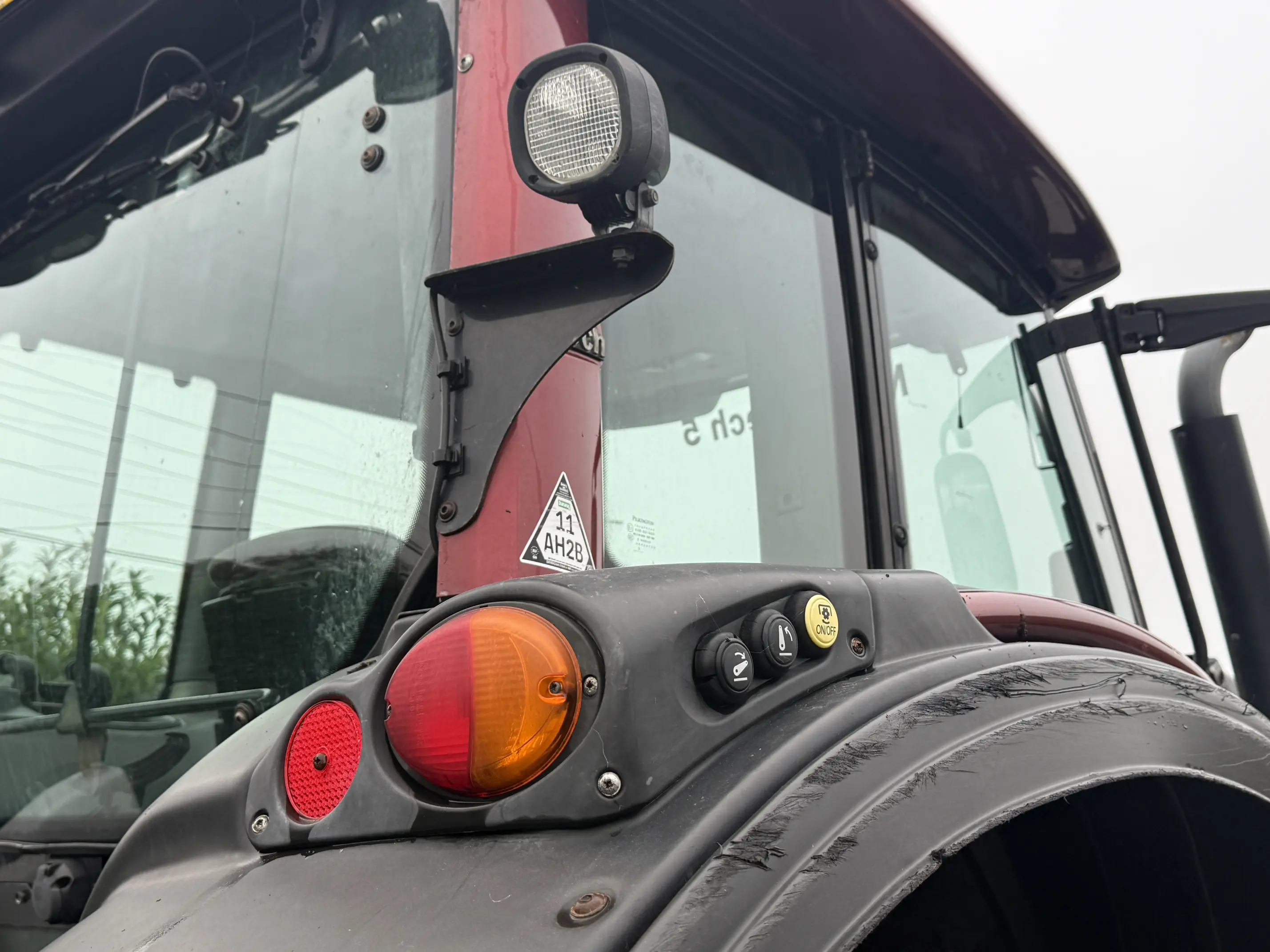 Valtra N103 HiTech 5 with Loader