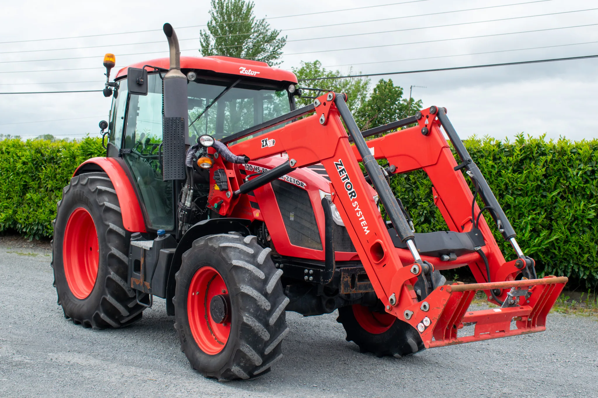 Zetor Proxima HS120 with Loader