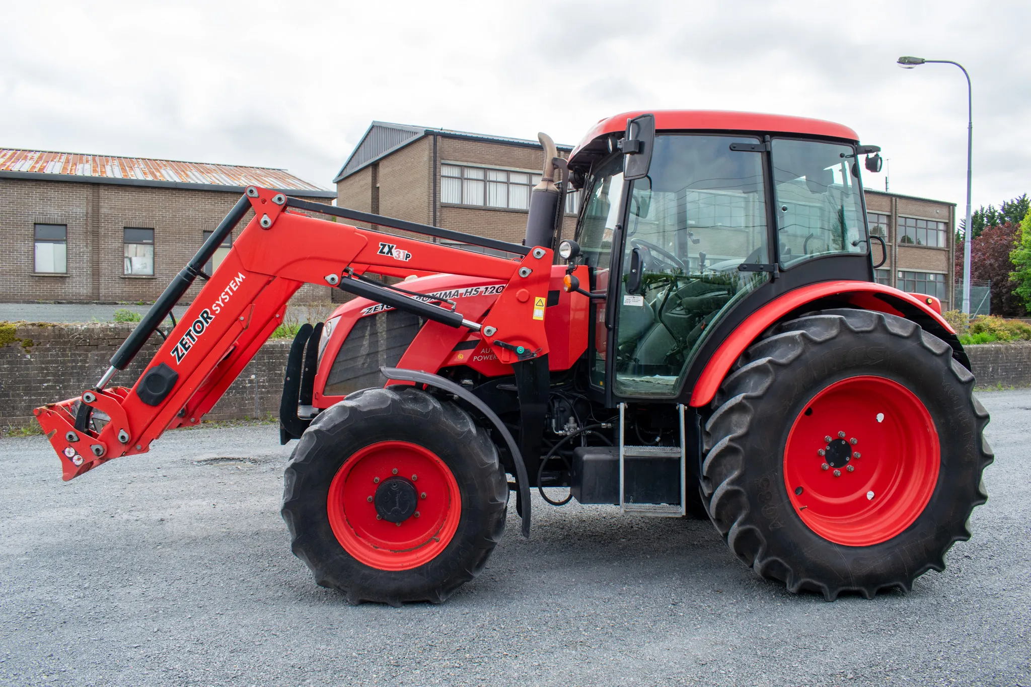Zetor Proxima HS120 with Loader
