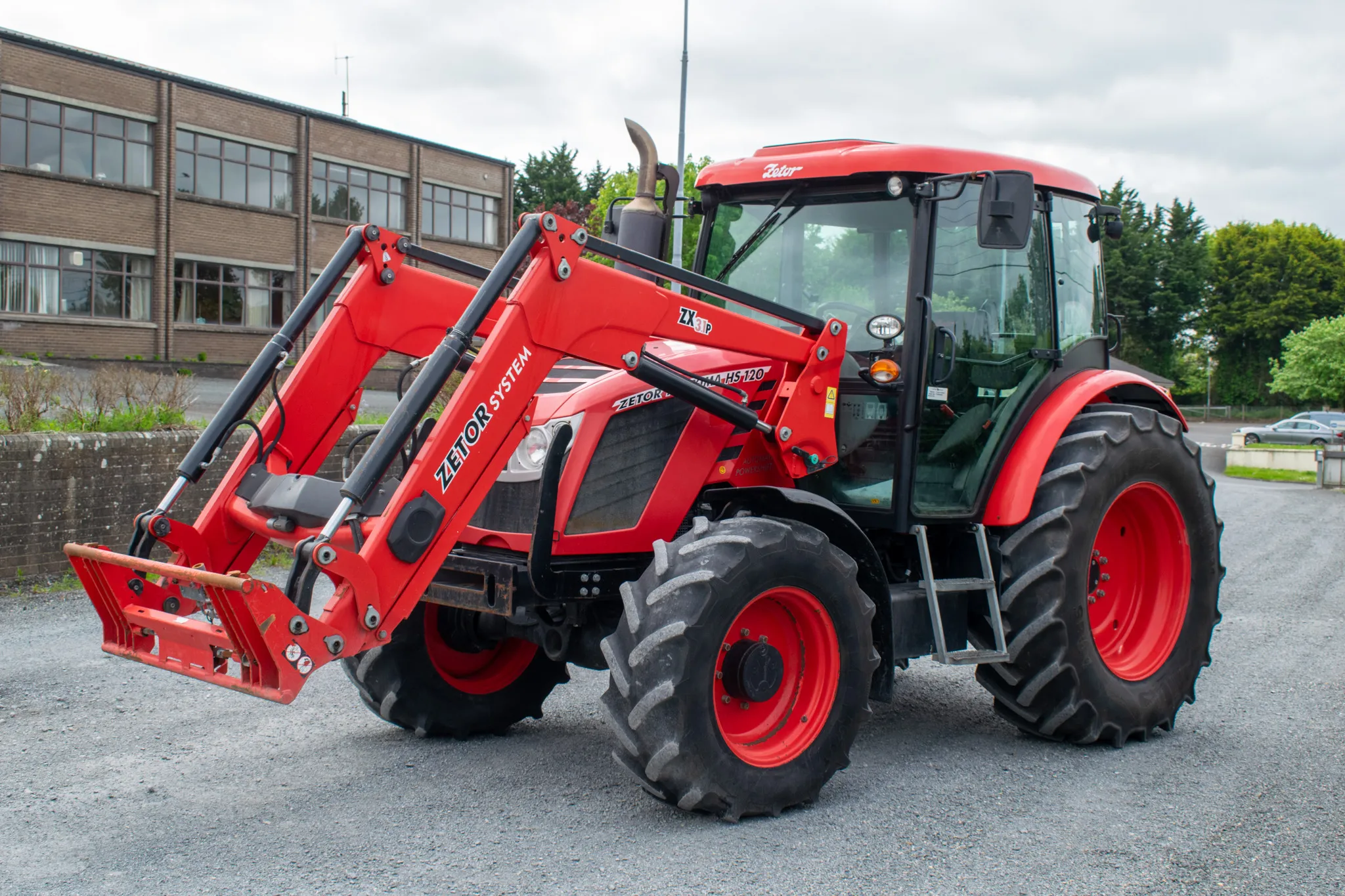 Zetor Proxima HS120 with Loader