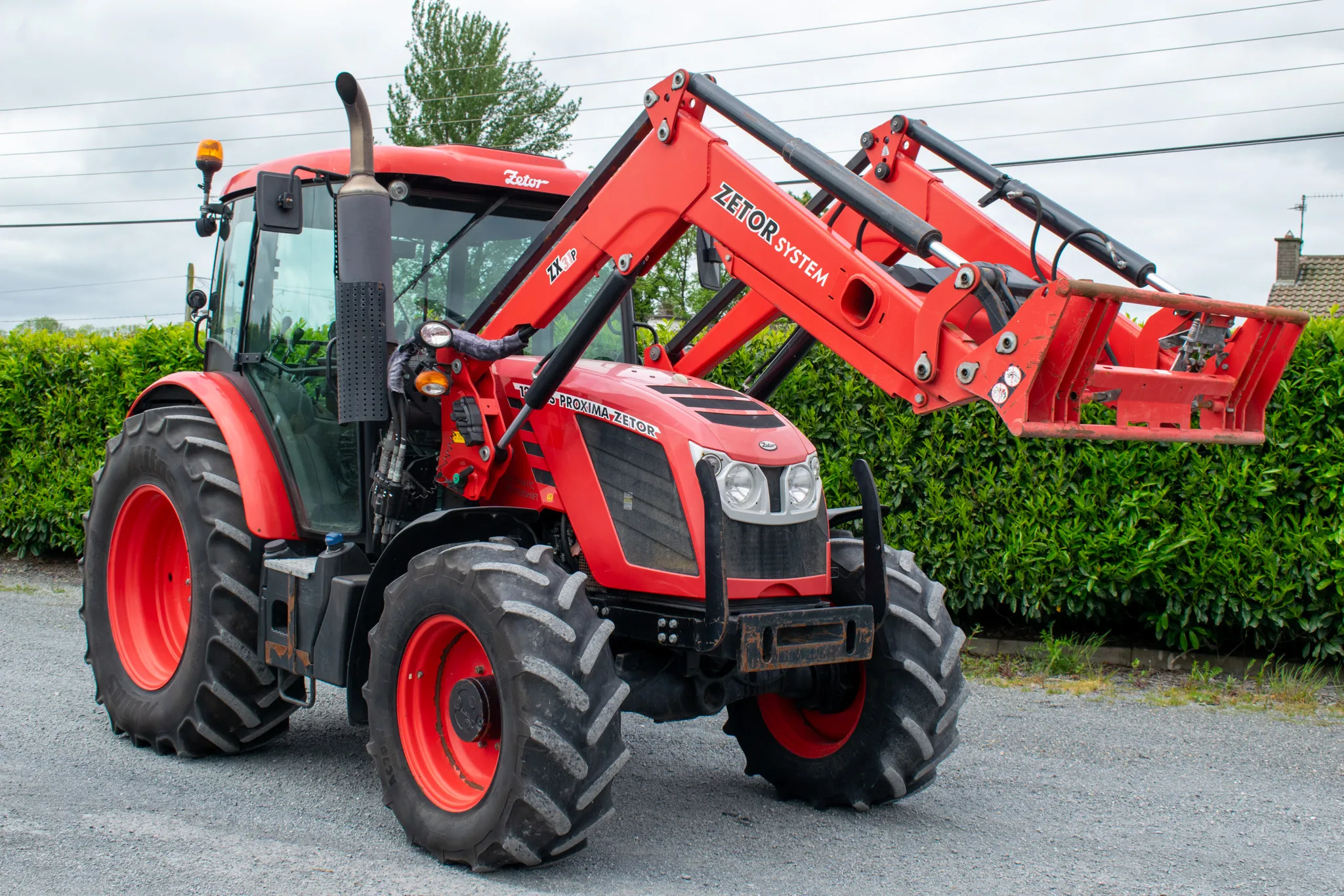 Zetor Proxima HS120 with Loader