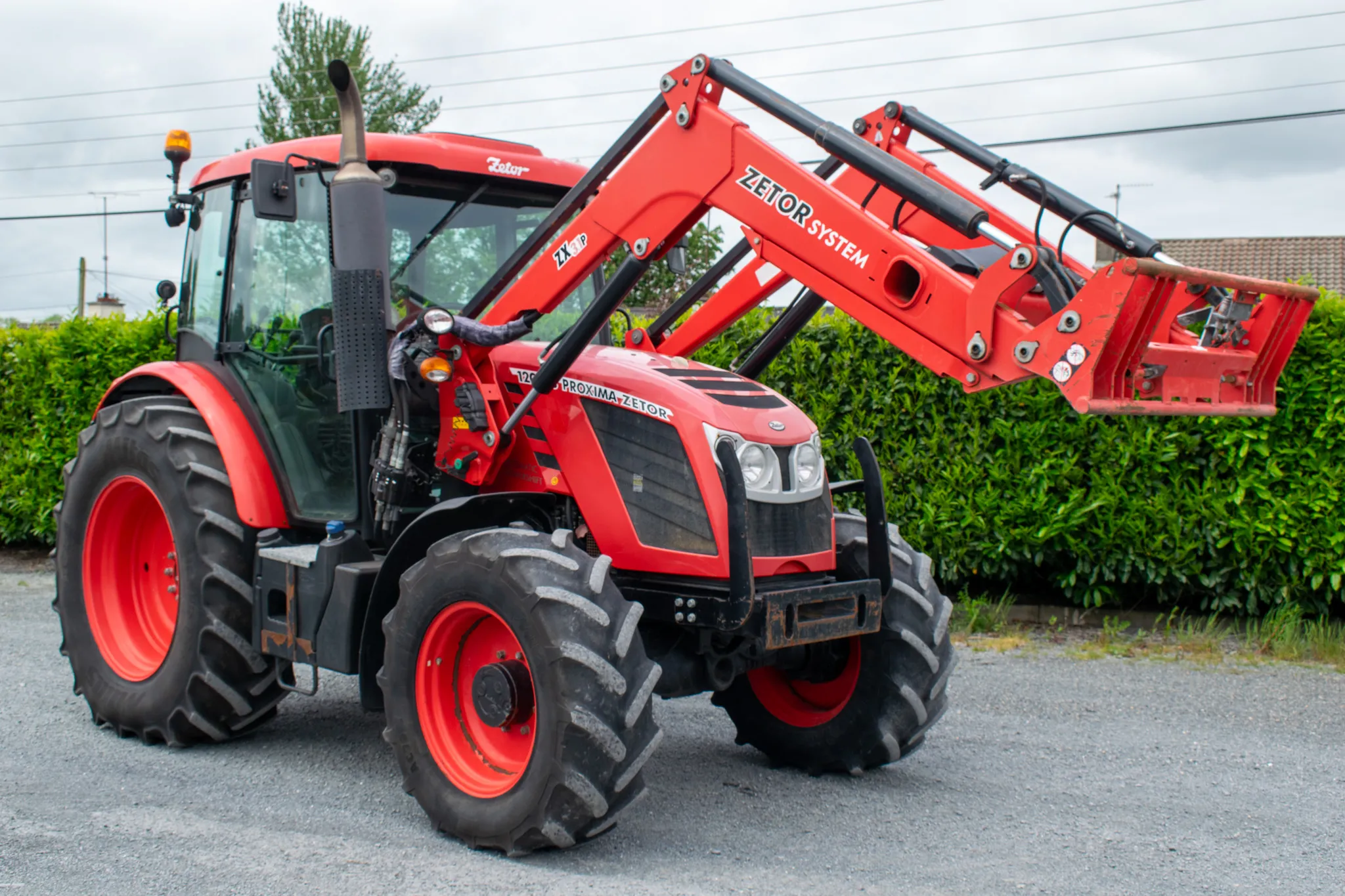 Zetor Proxima HS120 with Loader