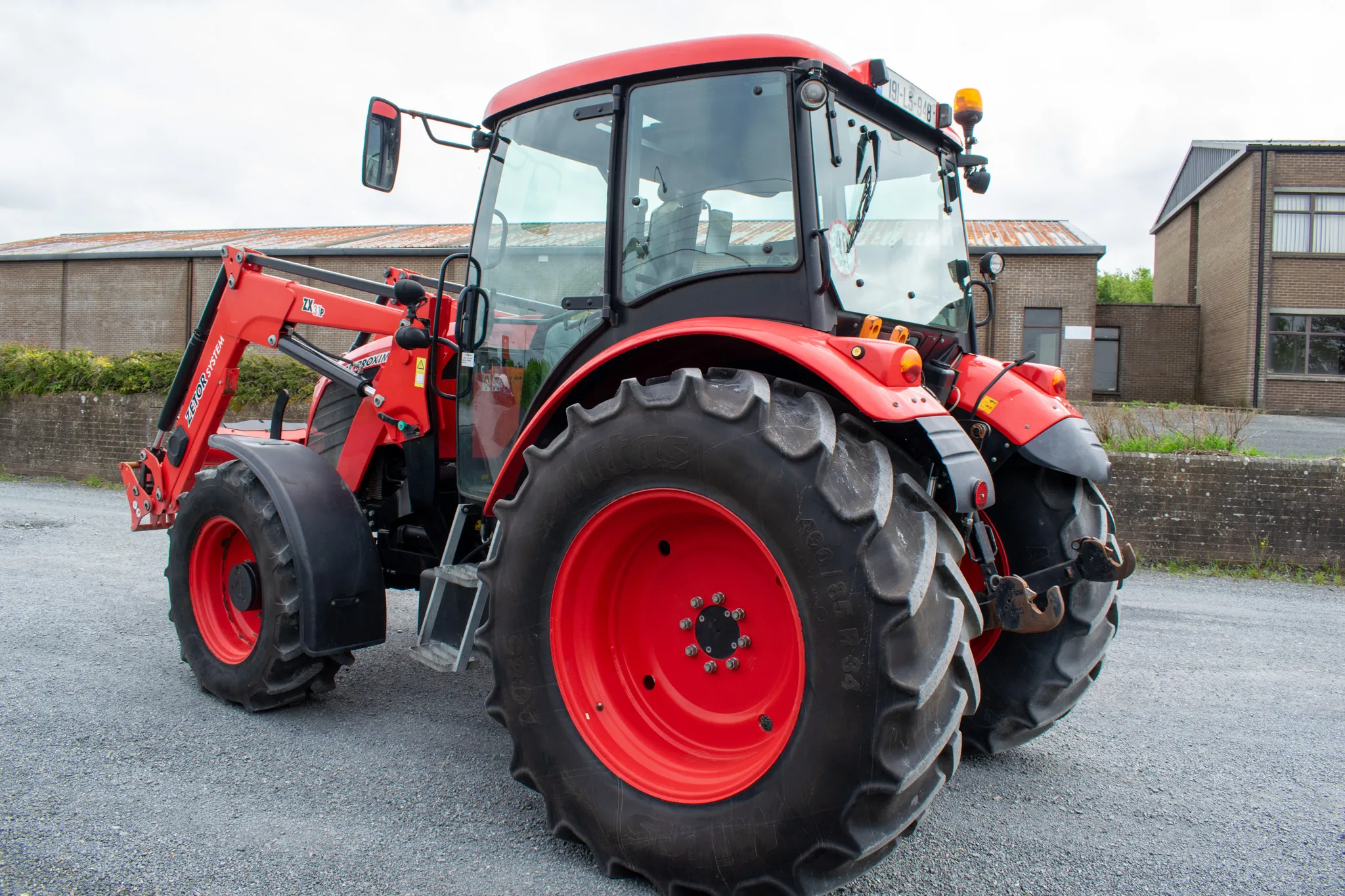 Zetor Proxima HS120 with Loader