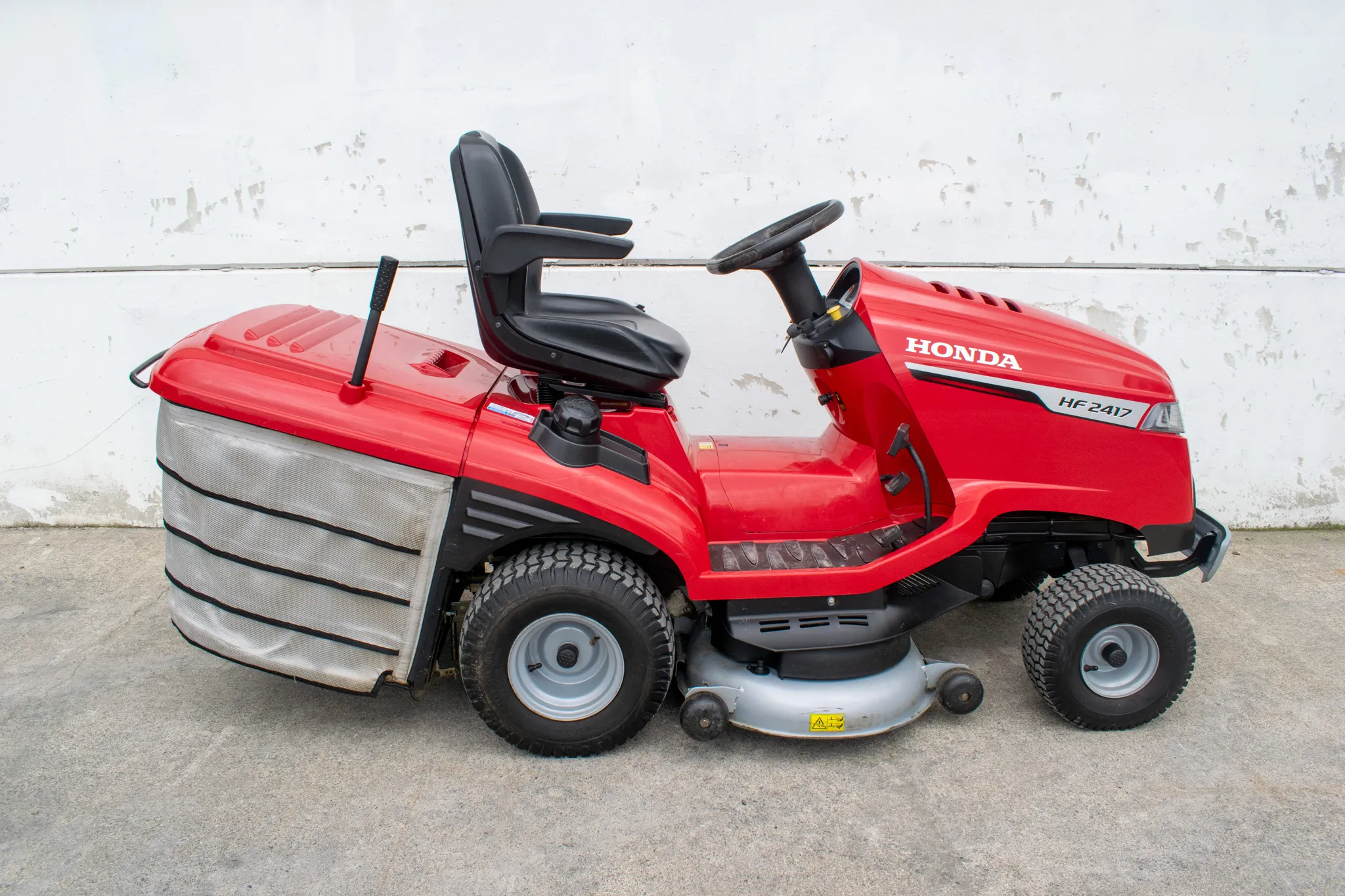 Used 2022 Honda HF2417 Lawnmower