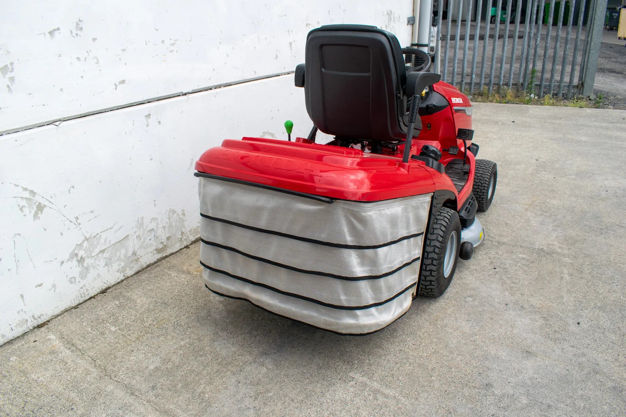 Used 2022 Honda HF2417 Lawnmower
