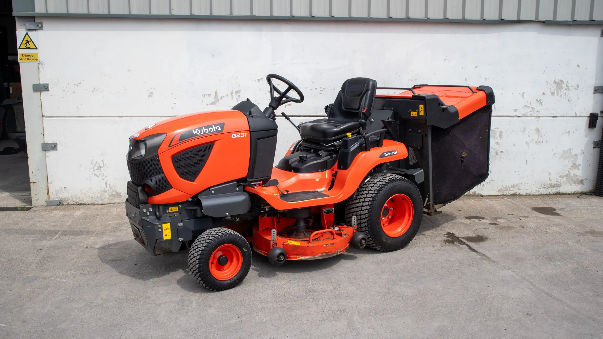Used 2023 Kubota G231LD Lawnmower