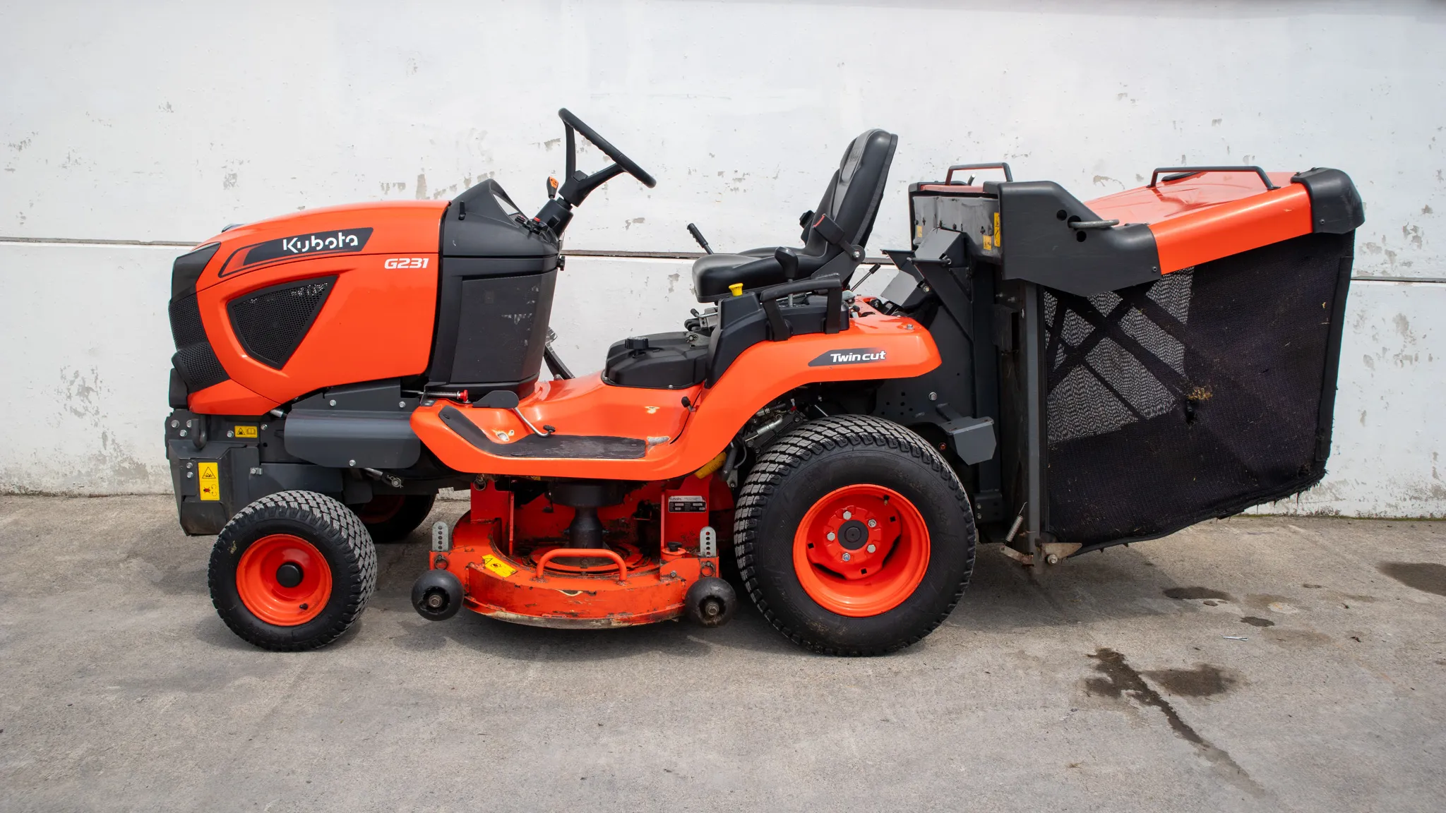 Used 2023 Kubota G231LD Lawnmower