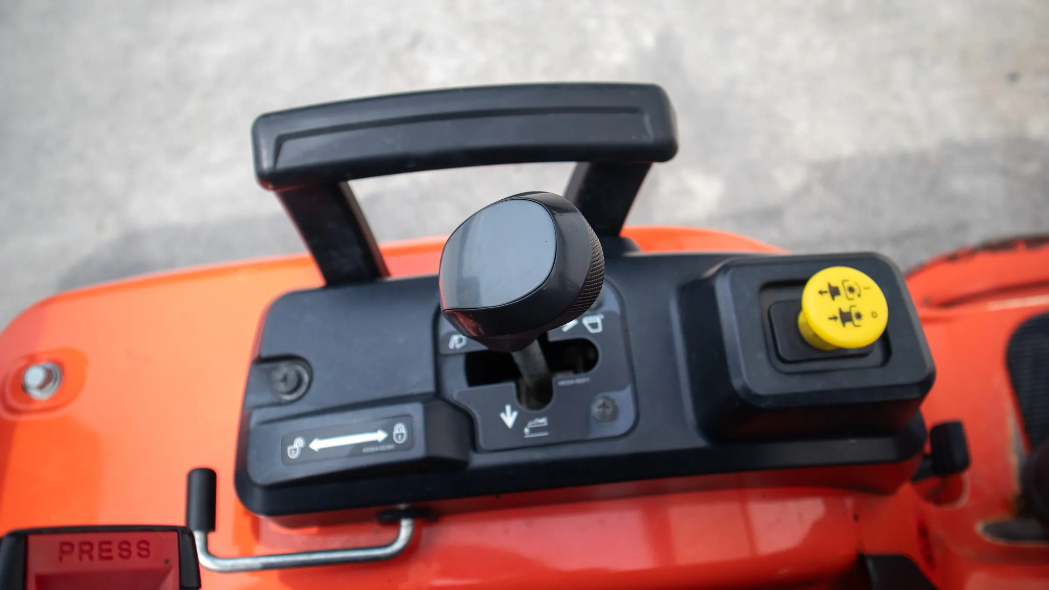 Used 2023 Kubota G231LD Lawnmower