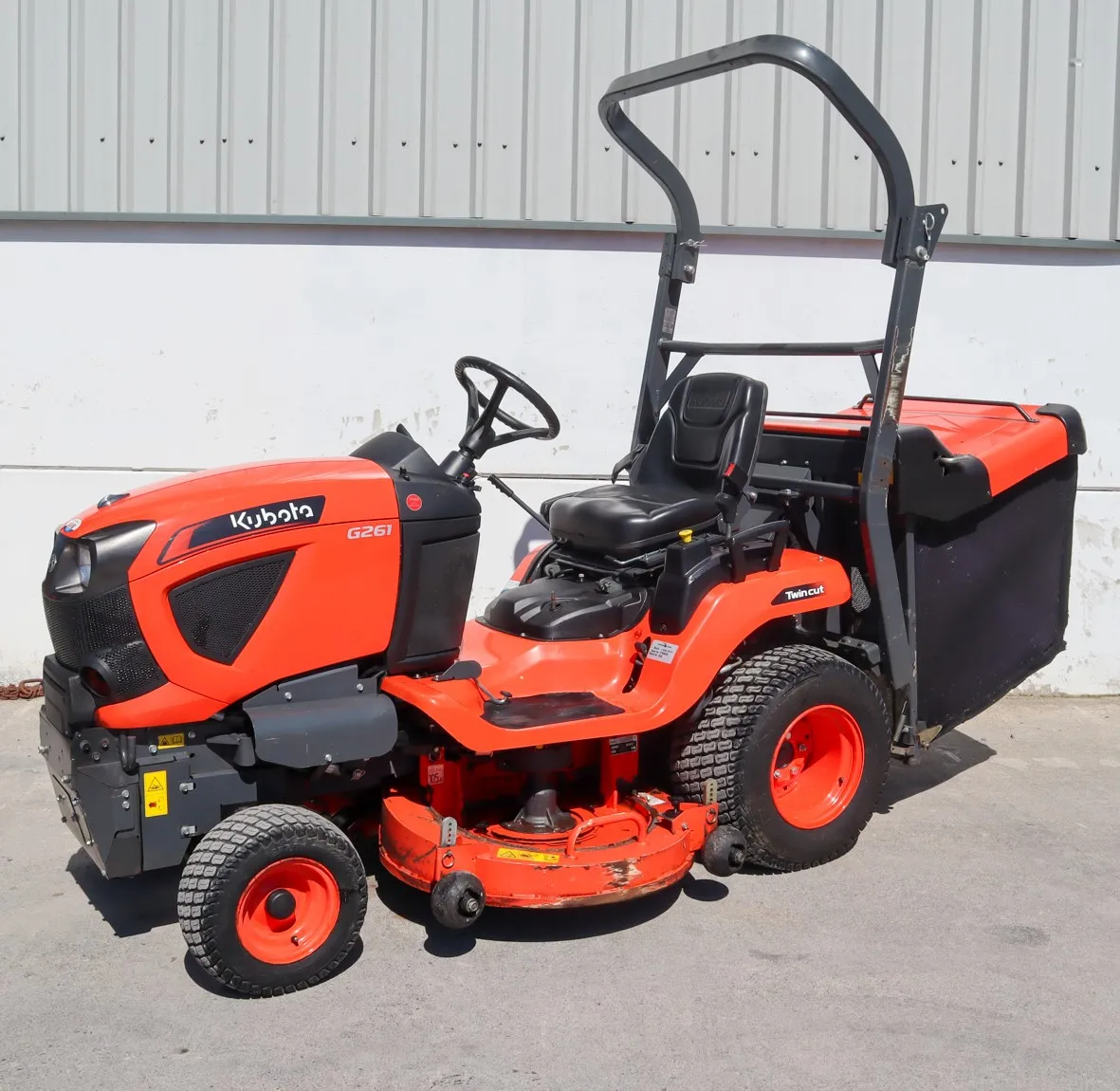 Used 2023 Kubota G261 LD Ride-On Lawnmower
