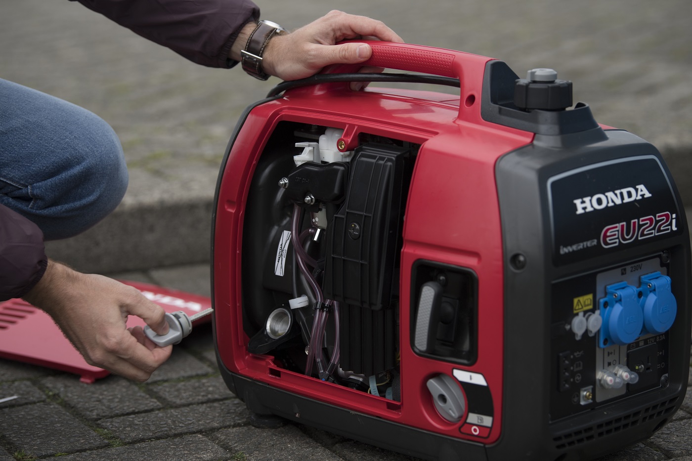 Honda EU22i Silent Portable Generator - Free Delivery Nationwide