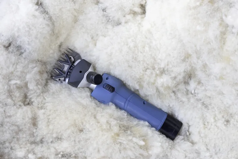 Clipster AKKU2 Battery Sheep Shearer 14.4V – Cordless Clippers for Sheep & Cattle