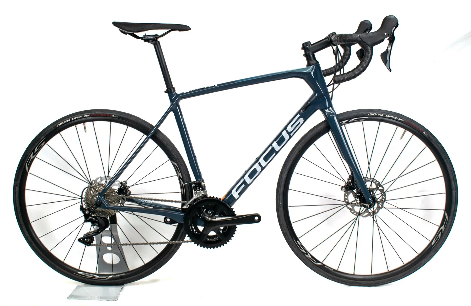 Focus Paralane 8.8 Shimano 105 Endurance Road Bike for Comfort and Speed