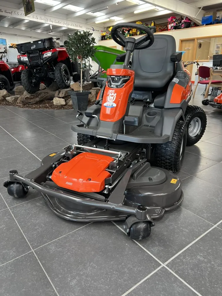 Husqvarna awd riding mower hotsell