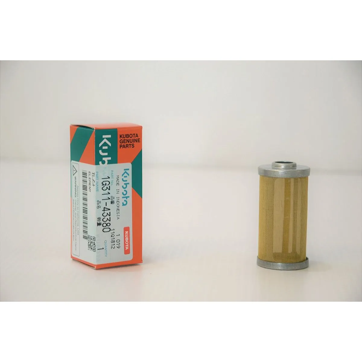 Kubota Element Fuel Filter for M100, M108, M110, M126, M135, M5040, M5140, M5660