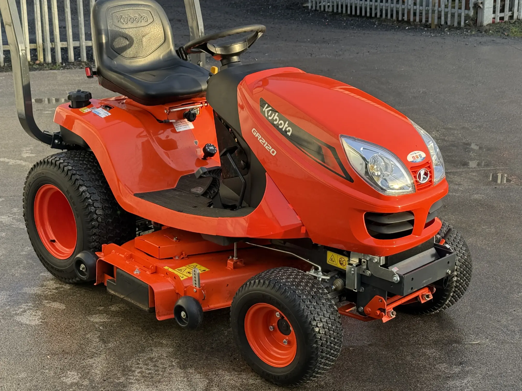 Used 2024 Kubota GR2120s Lawnmower