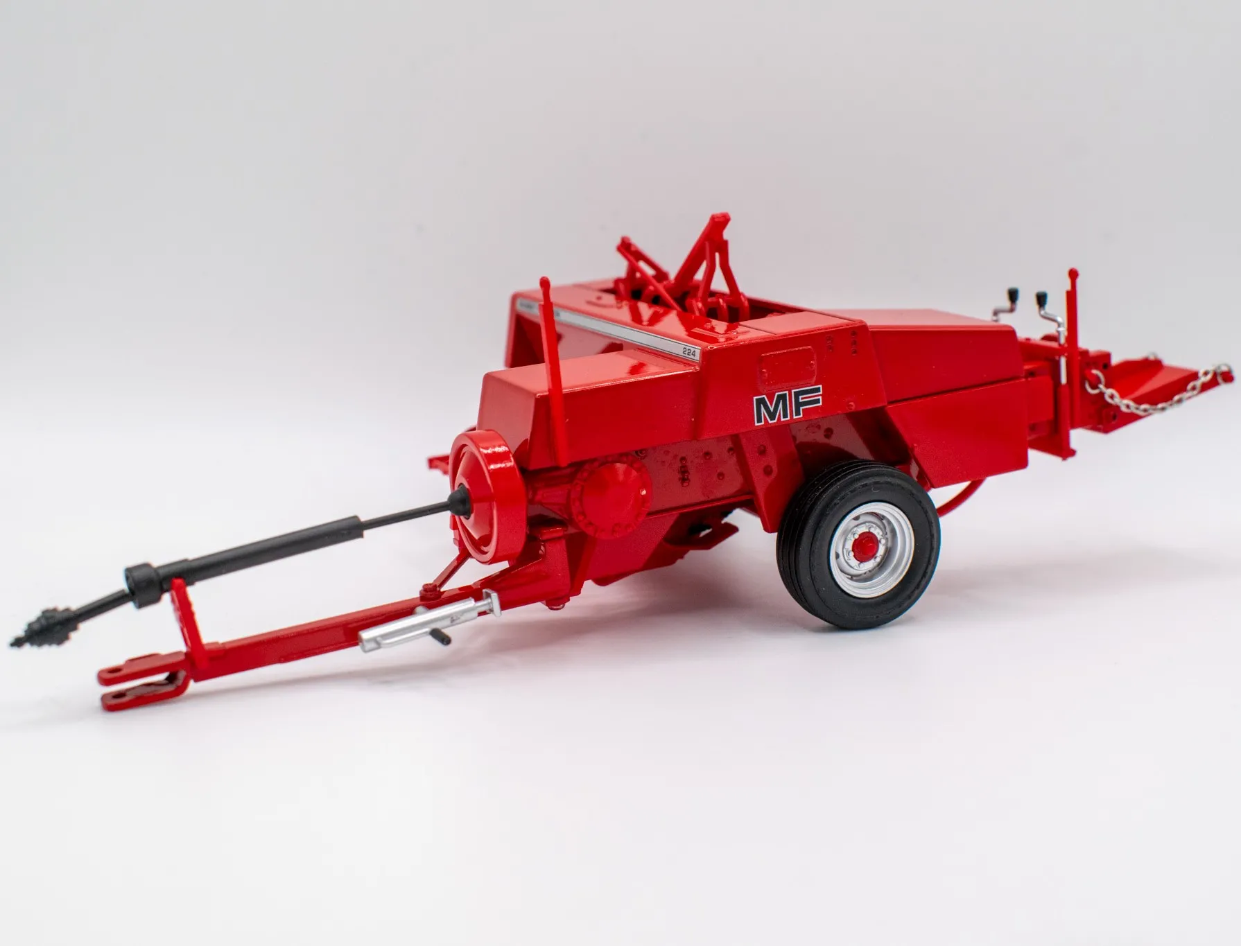 Massey Ferguson MF224 Square Baler Model 1:32 Scale Die-Cast by Universal Hobbies