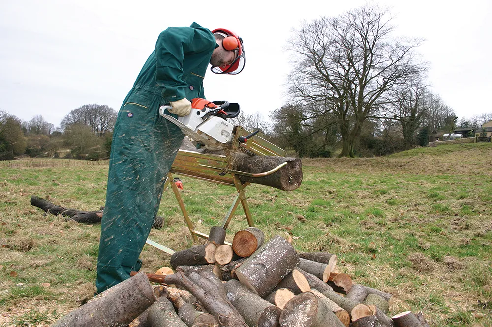 Portek Logmaster Heavy Duty Saw Horse Chainsaw Mounted Log Bench