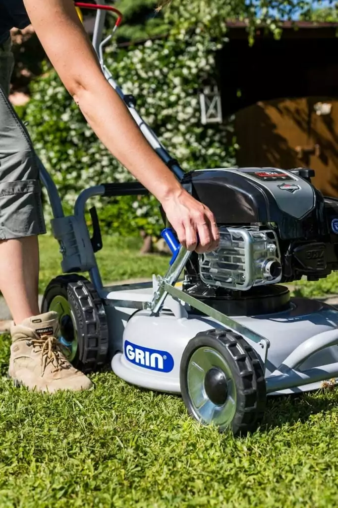 GRIN HM53A Mulching Lawnmower