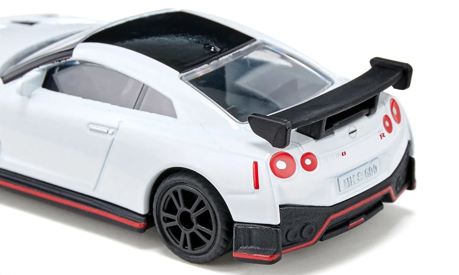 Siku 1:87 Nissan GT-R Nismo – Diecast Supercar with Rear Spoiler and Sport Detailing