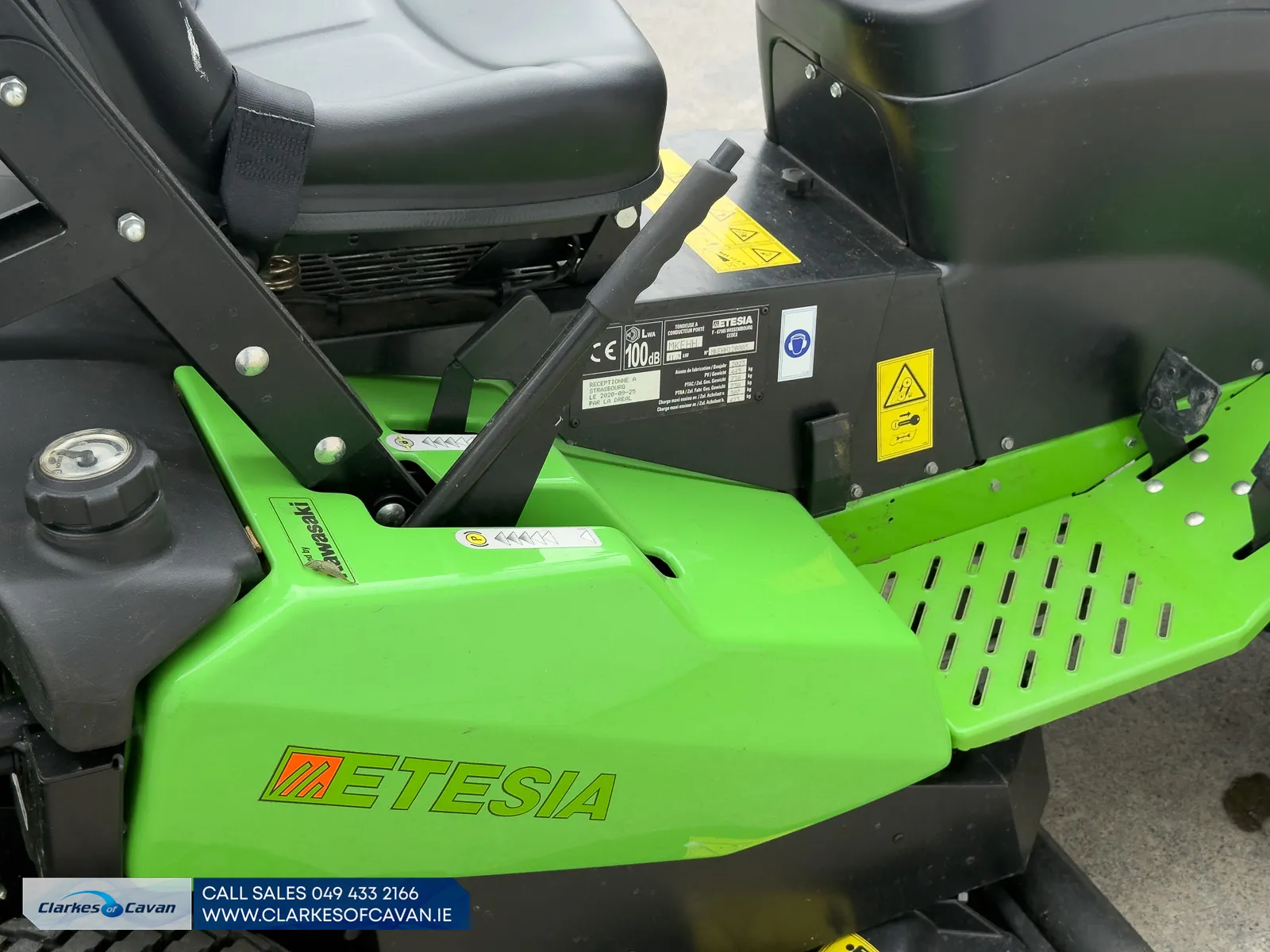 Used 2023 Etesia Hydro 100 Lawnmower